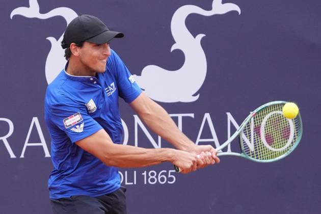 NAPLES, ITALY - MARCH 27 :Luciano Darderi during the ATP, Tennis Herren Challenger Tour match between Sumit Nagal (India )and Luciano Darderi (Italy)on March 27, 2025 in Naples, Italy Copyright: xFOTOAGENZIAx