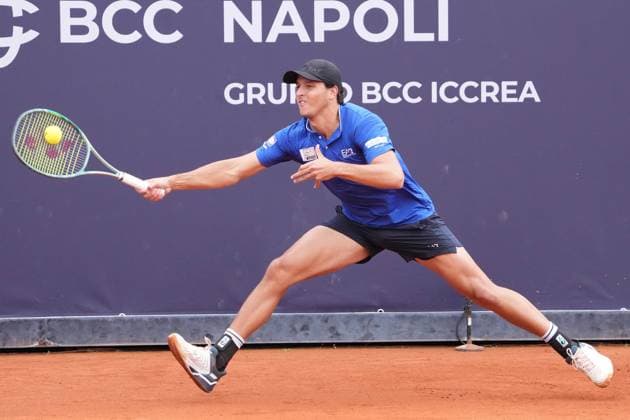 NAPLES, ITALY - MARCH 27 :Luciano Darderi during the ATP, Tennis Herren Challenger Tour match between Sumit Nagal (India )and Luciano Darderi (Italy)on March 27, 2025 in Naples, Italy Copyright: xFOTOAGENZIAx