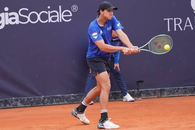 NAPLES, ITALY - MARCH 27 :Luciano Darderi during the ATP, Tennis Herren Challenger Tour match between Sumit Nagal (India )and Luciano Darderi (Italy)on March 27, 2025 in Naples, Italy Copyright: xFOTOAGENZIAx