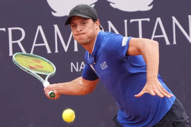 NAPLES, ITALY - MARCH 27 :Luciano Darderi during the ATP, Tennis Herren Challenger Tour match between Sumit Nagal (India )and Luciano Darderi (Italy)on March 27, 2025 in Naples, Italy Copyright: xFOTOAGENZIAx