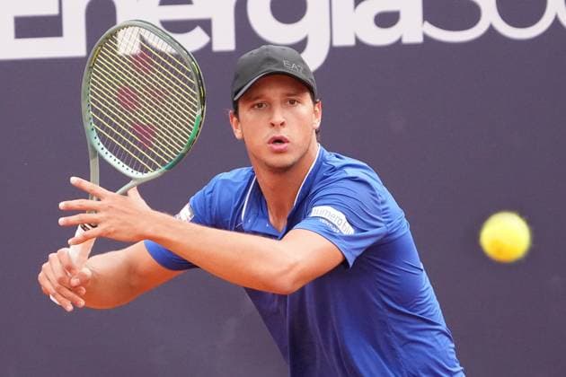NAPLES, ITALY - MARCH 27 :Luciano Darderi during the ATP, Tennis Herren Challenger Tour match between Sumit Nagal (India )and Luciano Darderi (Italy)on March 27, 2025 in Naples, Italy Copyright: xFOTOAGENZIAx