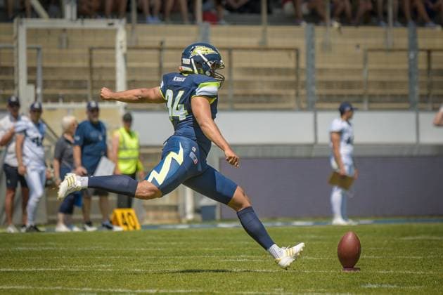 Lenny Krieg Stuttgart Surge, 34 kicks the ball, Stuttgart Surge vs Seamen Milano, American Football, ELF, Week 03, Season 2023, 18 06 2023, Stuttgart GAZI Stadium on the Waldau Germany Copyright: xFootxBowl JUSTxSHOTSx