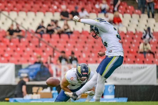 Lenny Krieg Stuttgart Surge, 34 kicks PAT during warmup, Stuttgart Surge vs Rhein Fire, American Football, European League of Football, Semi Final, Season 2024, 08 09 2024, Nuremberg Max Morlock Stadion Germany Copyright: xFootxBowl JUSTxSHOTSx