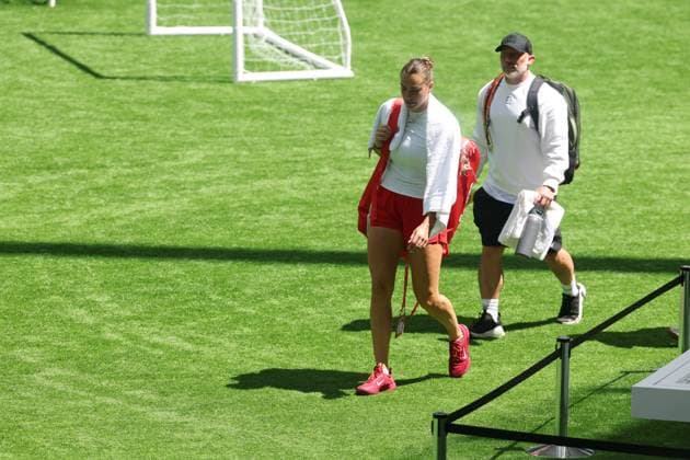 March 27, 2025, Miami Gardens, Florida, United States Of America: MIAMI GARDENS, FL - MARCH 27: Aryna Sabalenka of Belarus is spotted before her match versus Jesica Paolini of Italy on Day 10 of the Miami Open at Hard Rock Stadium on March 27, 2025 in Miami Gardens, Florida..People: Aryna Sabalenka Miami Gardens United States Of America - ZUMAs214 20250327_ada_s214_113 Copyright: xSMGx