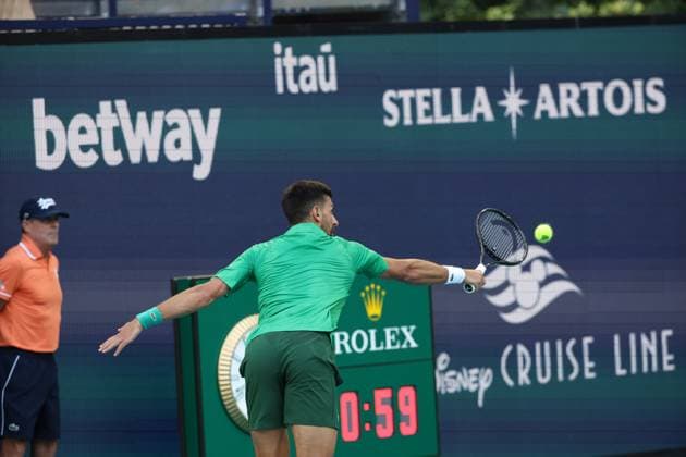 March 27, 2025, Miami Gardens, Florida, United States Of America: MIAMI GARDENS, FL - MARCH 27: Novak Djokovic of Serbia defeats Sebastian Korda of the United States match on Day 10 of the Miami Open at Hard Rock Stadium on March 27, 2025 in Miami Gardens, Florida..People: Novak Djokovic Miami Gardens United States Of America - ZUMAs214 20250327_ada_s214_166 Copyright: xSMGx