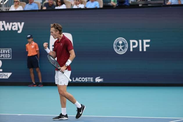 March 27, 2025, Miami Gardens, Florida, United States Of America: MIAMI GARDENS, FL - MARCH 27: Novak Djokovic of Serbia defeats Sebastian Korda of the United States match on Day 10 of the Miami Open at Hard Rock Stadium on March 27, 2025 in Miami Gardens, Florida..People: Sebastian Korda Miami Gardens United States Of America - ZUMAs214 20250327_ada_s214_182 Copyright: xSMGx