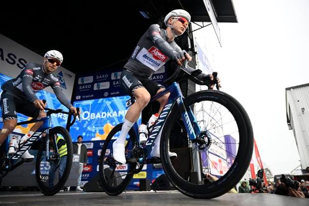 E3 Saxo Classic 2025 Cycling Race Harelbeke, Belgium - March 28 : Hollmann Juri (GER) of Alpecin - Deceuninck pictured during the Men Elite UCI World Tour 68th E3 Saxo Classic cycling race of 208 kms with start in Harelbeke and finish in Harelbeke on March 28, 2025 in Harelbeke, Belgium, 28 03 2025 ( Motordriver Kenny Verfaillie - Harelbeke Belgium  Copyright: xPeterxDexVoechtx
