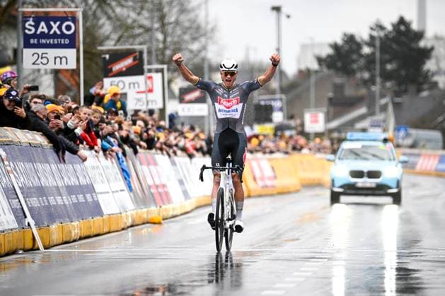 E3 Saxo Classic 2025 Cycling Race Harelbeke, Belgium - March 28 : Van Der Poel Mathieu (NED) of Alpecin - Deceuninck celebrating his victory during the Men Elite UCI World Tour 68th E3 Saxo Classic cycling race of 208 kms with start in Harelbeke and finish in Harelbeke on March 28, 2025 in Harelbeke, Belgium, 28 03 2025 ( Motordriver Kenny Verfaillie - Harelbeke Belgium  Copyright: xPeterxDexVoechtx