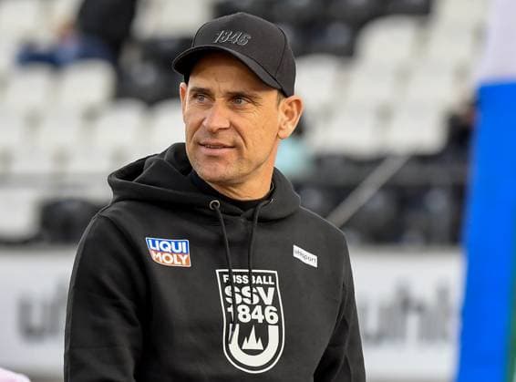 28 03 2025, xemx, Soccer 2 Bundesliga, SSV Ulm 1846 SV Darmstadt 98 v l Head Coach Robert Lechleiter SSV Ulm 1846 DFL DFB REGULATIONS PROHIBIT ANY USE OF PHOTOGRAPHS as IMAGE SEQUENCES and or QUASI VIDEO Ulm