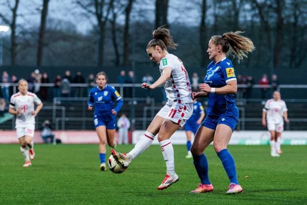 Google Pixel Frauen Bundesliga, 1 FC Köln FC Carl Zeiss Jena 28 03 2025 Zweikampf Alena Bienz 1 FC Köln, 11 , Toma Ihlenburg FC Carl Zeiss Jena, 3 Google Pixel Frauen Bundesliga, 1 FC Köln FC Carl Zeiss Jena, Köln, Franz Kremer Stadion am 28 03 2025 DFB REGULATIONS PROHIBIT ANY USE OF PHOTOGRAPHS AS IMAGE SEQUENCES AND OR QUASI VIDEO Copyright: xBEAUTIFULxSPORTS Wunderlx