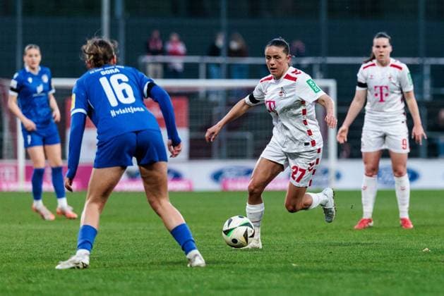 Google Pixel Womens Bundesliga, 1 FC Köln FC Carl Zeiss Jena 28 03 2025 duel Lisa Gora FC Carl Zeiss Jena, 16 , Laura Feiersinger 1 FC Köln, 27 Google Pixel Womens Bundesliga, 1 FC Köln FC Carl Zeiss Jena, Köln, Franz Kremer Stadion am 28 03 2025 DFB REGULATIONS PROHIBIT ANY USE OF PHOTOGRAPHS AS IMAGE SEQUENCES AND OR QUASI VIDEO Copyright: xBEAUTIFULxSPORTS Wunderlx