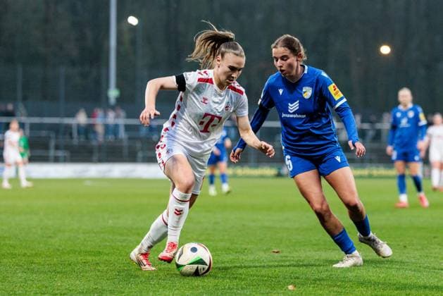 Google Pixel Frauen Bundesliga, 1 FC Köln FC Carl Zeiss Jena 28 03 2025 Zweikampf Alena Bienz 1 FC Köln, 11 , Jenny Beyer FC Carl Zeiss Jena, 6 Google Pixel Frauen Bundesliga, 1 FC Köln FC Carl Zeiss Jena, Köln, Franz Kremer Stadion am 28 03 2025 DFB REGULATIONS PROHIBIT ANY USE OF PHOTOGRAPHS AS IMAGE SEQUENCES AND OR QUASI VIDEO Copyright: xBEAUTIFULxSPORTS Wunderlx