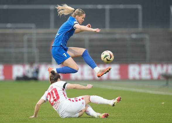 Sylwia Matysik 1 FC Koeln, 20 and Melina Reuter FC Carl Zeiss Jena, 7 GER, 1 FC Koeln vs FC Carl Zeiss Jena, Soccer, Google Pixel Womens Bundesliga, Matchday 18, Season 2024 2025, 28 03 2025 DFL REGULATES PROHIBIT ANY USE OF PHOTOGRAPHS AS IMAGE SEQUENCES AND OR QUASI VIDEO GER, 1 FC Koeln vs FC Carl Zeiss Jena, Football, Google Pixel Womens Bundesliga, Matchday 18, Season 2024 2025, 28 03 2025 Koeln Copyright: xEibner-Pressefoto ScottxColemanx EP_SCN