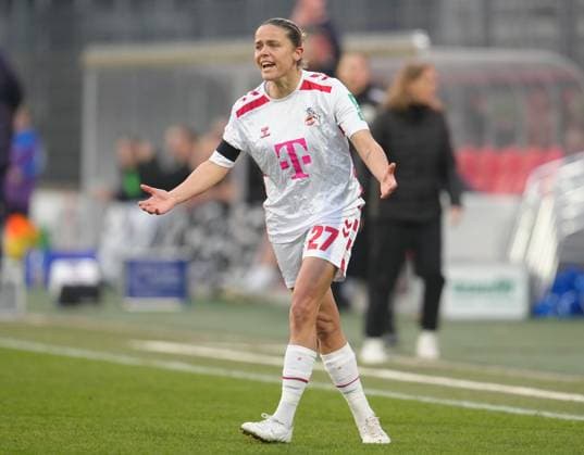 Laura Feiersinger 1 FC Koeln, 27 GER, 1 FC Koeln vs FC Carl Zeiss Jena, Football, Google Pixel Womens Bundesliga, Matchday 18, Season 2024 2025, 28 03 2025 DFL REGULATES PROHIBIT ANY USE OF PHOTOGRAPHS AS IMAGE SEQUENCES AND OR QUASI VIDEO GER, 1 FC Koeln vs FC Carl Zeiss Jena, Football, Google Pixel Womens Bundesliga, Matchday 18, Season 2024 2025, 28 03 2025 Koeln Copyright: xEibner-Pressefoto ScottxColemanx EP_SCN
