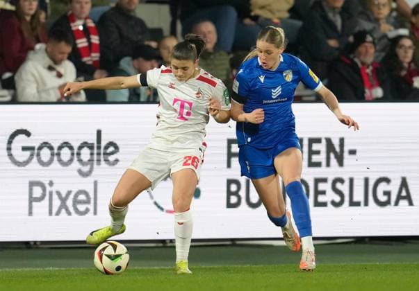 Martyna Wiankowska 1 FC Koeln, 26 vs Melina Reuter FC Carl Zeiss Jena, 7 GER, 1 FC Koeln vs FC Carl Zeiss Jena, Soccer, Google Pixel Womens Bundesliga, Matchday 18, Season 2024 2025, 28 03 2025 DFL REGULATES PROHIBIT ANY USE OF PHOTOGRAPHS AS IMAGE SEQUENCES AND OR QUASI VIDEO GER, 1 FC Koeln vs FC Carl Zeiss Jena, Football, Google Pixel Womens Bundesliga, Matchday 18, Season 2024 2025, 28 03 2025 Koeln Copyright: xEibner-Pressefoto ScottxColemanx EP_SCN
