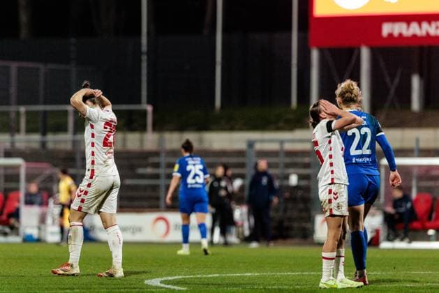 Google Pixel Frauen Bundesliga, 1 FC Köln FC Carl Zeiss Jena 28 03 2025 Sylwia Matysik 1 FC Köln, 20 and Laura Donhauser 1 FC Köln, 25 beat their hands over their heads in frustration Google Pixel Frauen Bundesliga, 1 FC Köln FC Carl Zeiss Jena, Köln, Franz Kremer Stadion am 28 03 2025 DFB REGULATIONS PROHIBIT ANY USE OF PHOTOGRAPHS AS IMAGE SEQUENCES AND OR QUASI VIDEO Copyright: xBEAUTIFULxSPORTS Wunderlx
