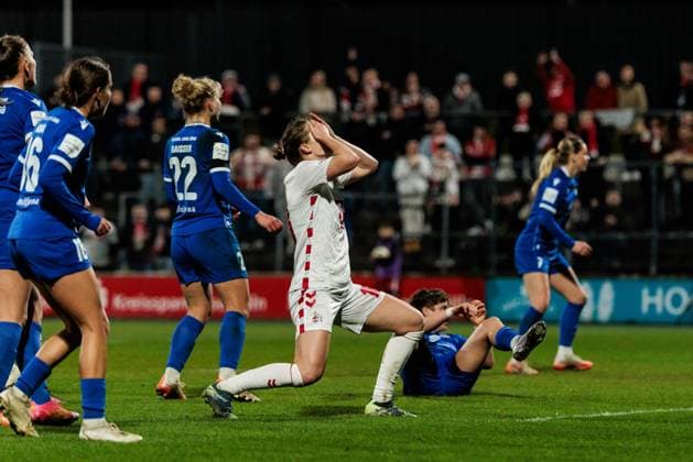 Google Pixel Womens Bundesliga, 1 FC Köln FC Carl Zeiss Jena 28 03 2025 Taylor Ziemer 1 FC Köln, 18 sinks into a squat in frustration Google Pixel Womens Bundesliga, 1 FC Köln FC Carl Zeiss Jena, Köln, Franz Kremer Stadion am 28 03 2025 DFB REGULATIONS PROHIBIT ANY USE OF PHOTOGRAPHS AS IMAGE SEQUENCES AND OR QUASI VIDEO Copyright: xBEAUTIFULxSPORTS Wunderlx