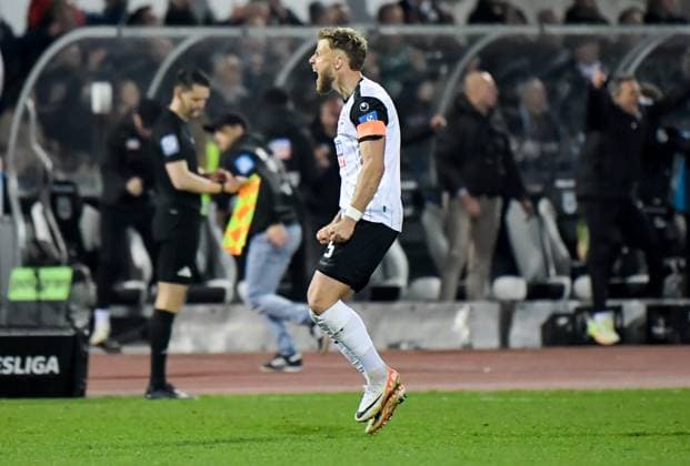 28 03 2025, xemx, Fußball 2 Bundesliga, SSV Ulm 1846 SV Darmstadt 98 v l Mannschaft, Spieler, jubeln nach Spielende, celebrate at the end of the match DFL DFB REGULATIONS PROHIBIT ANY USE OF PHOTOGRAPHS as IMAGE SEQUENCES and or QUASI VIDEO Ulm