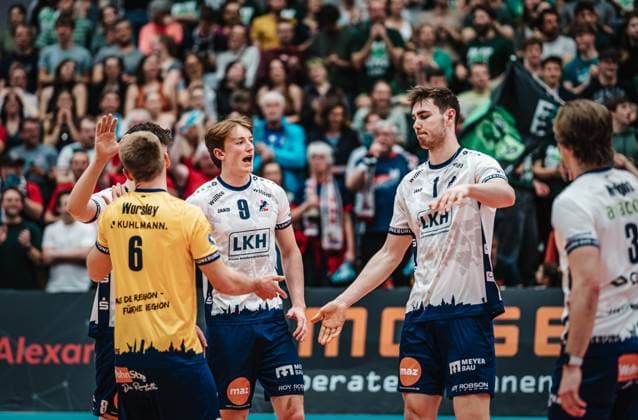 Volleyball Men Season 2024 2025 Volleyball Bundesliga Playoff Quarterfinals Game 2 FT 1844 Freiburg vs SVG Lüneburg 28 03 2025 The SVG Lüneburg team cheers after the playoff victory Freiburg i Br Act Now Arena Baden Würtemberg Germany