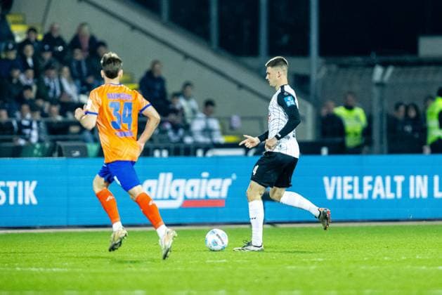 Soccer Men 2 Bundesliga 27 Matchday Season 2024 2025 SSV Ulm 1846 Football vs SV Darmstadt 98 28 03 2025 4 Tom Gaal SSV Ulm 1846 Football DFL regulations prohibit any use of photographs as image sequences and or quasi video Ulm Donaustadion Baden Württemberg Germany