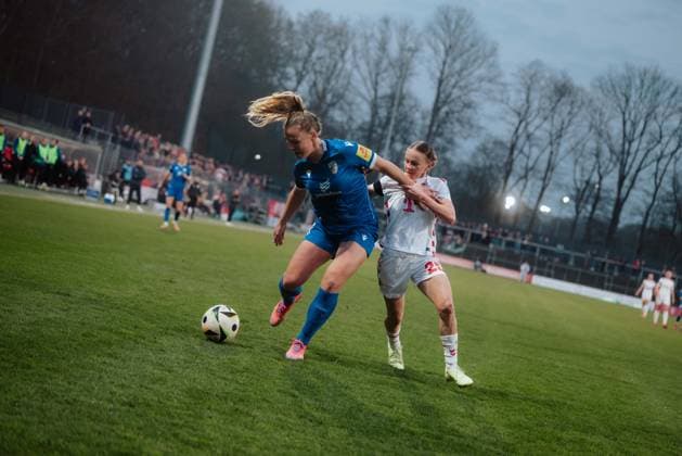 28 03 25, Women, Soccer, 1 BL, Season 2024 2025, 1 FC Köln FC Carl Zeiss Jena, Matchday 18 Laura Donhauser 25 from 1 FC Köln in duel with Melina Reuter 7 from FC Carl Zeiss Jena