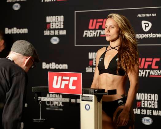 March 28, 2025, Mexico City, Mexico, MEX: poses on the scale during official weigh-ins for UFC Fight Night Mexico City at the InternContinental Mexico City hotel in Mexico City, MX. Mexico City MEX - ZUMAs346 20250328_zsp_s346_034 Copyright: xAlejandroxSalazarx