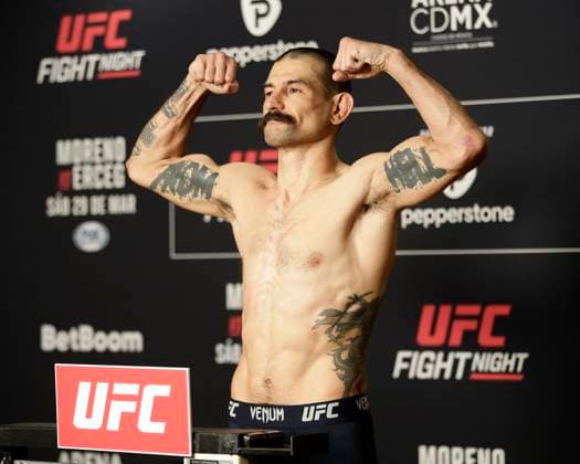 March 28, 2025, Mexico City, Mexico, MEX: poses on the scale during official weigh-ins for UFC Fight Night Mexico City at the InternContinental Mexico City hotel in Mexico City, MX. Mexico City MEX - ZUMAs346 20250328_zsp_s346_050 Copyright: xAlejandroxSalazarx