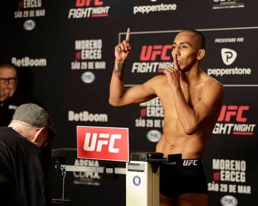 March 28, 2025, Mexico City, Mexico, MEX: KEVIN BORJAS poses on the scale during official weigh-ins for UFC Fight Night Mexico City at the InternContinental Mexico City hotel in Mexico City, MX. Mexico City MEX - ZUMAs346 20250328_zsp_s346_078 Copyright: xAlejandroxSalazarx