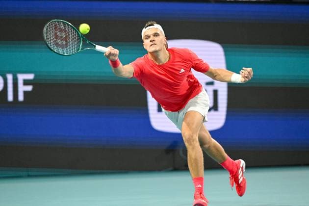 Tennis 2025: Miami Open March 28 March 28, 2025: Jakub Mensik (CZE) defeats Taylor Fritz (USA) in the semi-finals at the Miami Open being played in Hard Rock Stadium in Miami, Florida. Ã‚ÂKarla Kinne Tennisclix Cal Media (Credit Image: Â Karla Kinne Cal Sport Media) Miami Florida USA EDITORIAL USE ONLY Copyright: xx ZUMA-20250328_zma_c04_215.jpg KarlaxKinnex csmphotothree369856