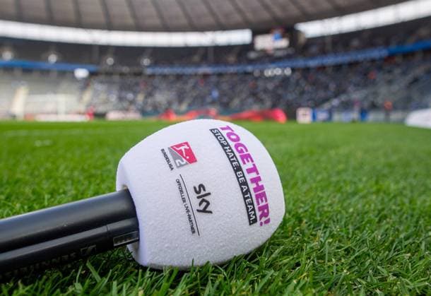 Football, Men, Season 2024 2025, 2 Bundesliga 27 Matchday , Hertha BSC Karlsruher SC, Microphones with the motto of the action matchday Together Stop hate Be a team , 29 03 2025, Copyright: xSebastianxRäppold MatthiasxKochx