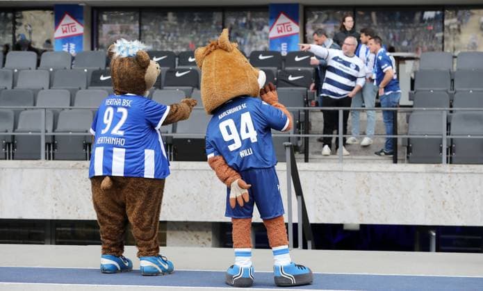 Mascot Herthinho, KSC Mascot Willi Sport Soccer Football DFL 2 Bundesliga Men 27 Matchday Season 2024 2025 29 03 2025 Hertha BSC Berlin vs Karlsruher SC KSC DFL regulations prohibit any use of photographs as image sequences and or quasi video