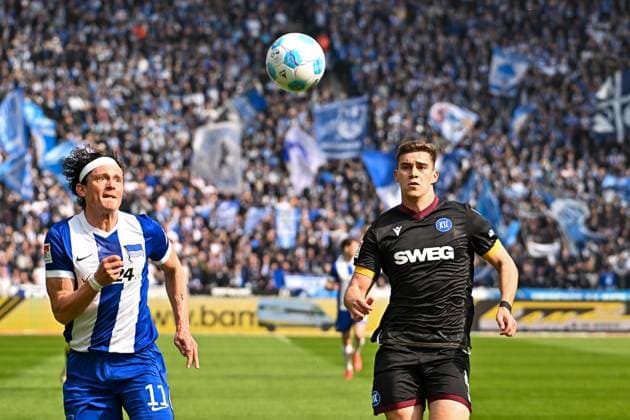 Soccer 2 Bundesliga, Hertha BSC Berlin Karlsruher SC 29 03 2025, xdanx, Soccer 2 Bundesliga, Hertha BSC Berlin Karlsruher SC v l Fabian Reese Hertha BSC ,Marcel Beifus Karlsruher SC Zweikampf, Duell, Kampf, tackle DFL DFB REGULATIONS PROHIBIT ANY USE OF PHOTOGRAPHS as IMAGE SEQUENCES and or QUASI VIDEO Daniel Lakomski Mix1Press Berlin Olympiastadion Berlin Germany DEU Copyright: xDanielxLakomskix