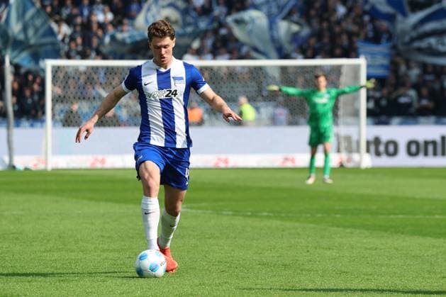 2 Soccer Bundesliga, Hertha BSC Karlsruher SC cropped image, single image Linus Gechter Hertha BSC Berlin 44 , during the match in the 2 Soccer Bundesliga, Hertha BSC Karlsruher SC in Berlin, Olympiastadion, on 29 03 2025 DFB regulations prohibit any use of photographs as image sequences and or quasi video Copyright: xBEAUTIFULxSPORTS Frankex