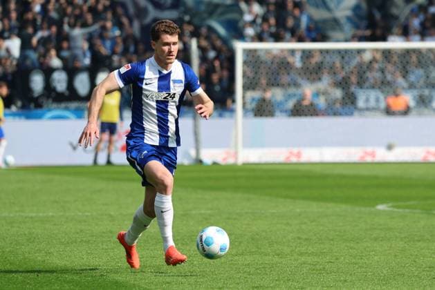 2 Soccer Bundesliga, Hertha BSC Karlsruher SC cropped image, single image Linus Gechter Hertha BSC Berlin 44 , during the match in the 2 Soccer Bundesliga, Hertha BSC Karlsruher SC in Berlin, Olympiastadion, on 29 03 2025 DFB regulations prohibit any use of photographs as image sequences and or quasi video Copyright: xBEAUTIFULxSPORTS Frankex