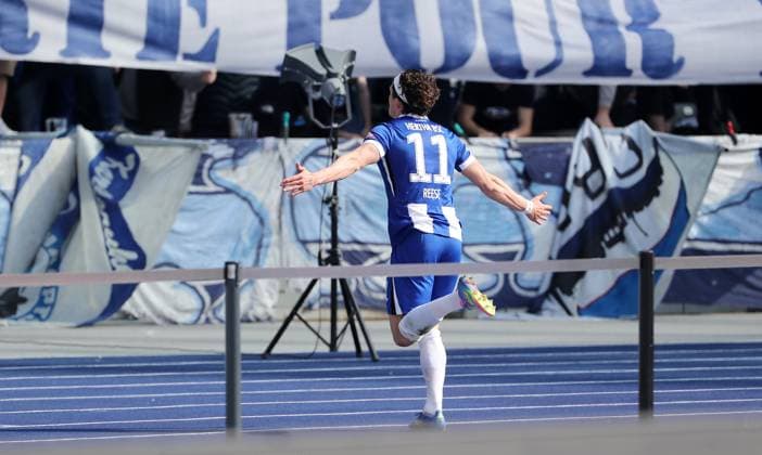 Fabian Reese cheers after 2 0 joy emotion jubilation sport soccer soccer DFL 2 Bundesliga men 27 matchday season 2024 2025 29 03 2025 Hertha BSC Berlin vs Karlsruher SC KSC DFL regulations prohibit any use of photographs as image sequences and or quasi video