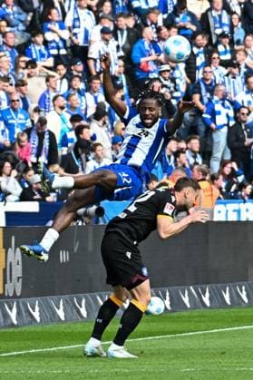 Soccer 2 Bundesliga, Hertha BSC Berlin Karlsruher SC 29 03 2025, xdanx, Soccer 2 Bundesliga, Hertha BSC Berlin Karlsruher SC v l Deyovaisio Zeefuik Hertha BSC ,Robin Bormuth Karlsruher SC Zweikampf, duel, fight, tackle DFL DFB REGULATIONS PROHIBIT ANY USE OF PHOTOGRAPHS as IMAGE SEQUENCES and or QUASI VIDEO Daniel Lakomski Mix1Press Berlin Olympiastadion Berlin Germany DEU Copyright: xDanielxLakomskix
