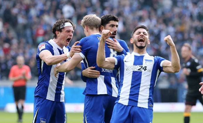 Luca Schuler cheers after 3 1 with Fabian Reese, Andreas Bouchalakis, Kevin Diego Sessa joy emotion jubilation sport soccer soccer DFL 2 Bundesliga men 27 matchday season 2024 2025 29 03 2025 Hertha BSC Berlin vs Karlsruher SC KSC DFL regulations prohibit any use of photographs as image sequences and or quasi video