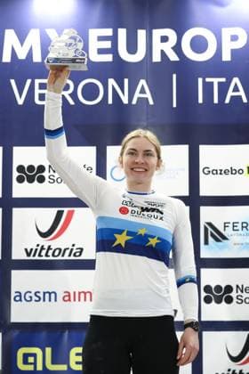 Radsport, BMX, UEC European Cup in Verona - Siegerehrung March 29, 2025, Verona, Veneto, Italy: ZOE CLAESSENS of Switzerland wins the Women Elite competition in the UEC BMX European Cup Round 1 in Verona, Italy Verona Italy - ZUMAc179 20250329_zep_c179_015 Copyright: xMickaelxChavetx
