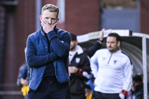 Beerschot s head coach Dirk Kuyt looks dejected during a soccer match between Beerschot VA and Sint-Truidense VV, Saturday 29 March 2025 in Antwerp, on day 1 (out of 6) of the Relegation Play-offs of the 2024-2025 Jupiler Pro League first division of the Belgian championship. TOM GOYVAERTS TomxGoyvaerts  x116918268x