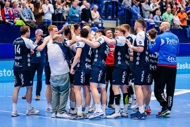 The team of TBV Lemgo Lippe celebrates after 34 29 victory GER, TBV Lemgo Lippe vs SG Flensburg Handewitt, Handball, 1 Bundesliga, 24 Matchday, Season 2024 2025, 29 03 2025 GER, TBV Lemgo Lippe vs SG Flensburg Handewitt, Handball, 1 Bundesliga, 24 Matchday, Season 2024 2025, 29 03 2025 Lemgo Copyright: xEibner-Pressefoto JanxRollingerx EP_JSK