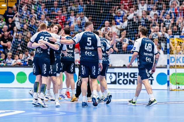 The team of TBV Lemgo Lippe celebrates after 34 29 victory GER, TBV Lemgo Lippe vs SG Flensburg Handewitt, Handball, 1 Bundesliga, 24 Matchday, Season 2024 2025, 29 03 2025 GER, TBV Lemgo Lippe vs SG Flensburg Handewitt, Handball, 1 Bundesliga, 24 Matchday, Season 2024 2025, 29 03 2025 Lemgo Copyright: xEibner-Pressefoto JanxRollingerx EP_JSK