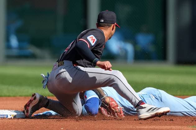 MLB, Baseball Herren, USA 2025: Guardians Vs Royals MAR 29 March 29, 2025: Cleveland Guardians shortstop Brayan Rocchio (4) makes the tag for the out at second base on Kansas City Royals shortstop Bobby Witt Jr. (7) during the first inning of an MLB baseball game at Kauffman Stadium in Kansas City, MO. David Smith CSM (Credit Image: Â David Smith Cal Media) Kansas City Mo United States of America EDITORIAL USE ONLY Copyright: xx ZUMA-20250329_zma_c04_046.jpg DavidxSmithx csmphotothree370226