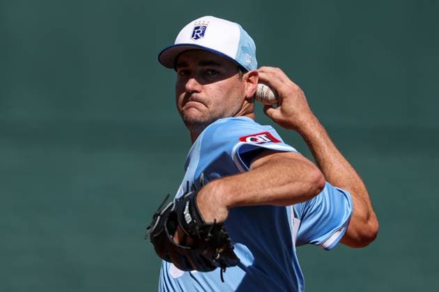 MLB, Baseball Herren, USA 2025: Guardians Vs Royals MAR 29 March 29, 2025: Kansas City Royals starting pitcher Seth Lugo (67) warms up before the first inning of an MLB baseball game against the Cleveland Guardians at Kauffman Stadium in Kansas City, MO. David Smith CSM (Credit Image: Â David Smith Cal Media) Kansas City Mo United States of America EDITORIAL USE ONLY Copyright: xx ZUMA-20250329_zma_c04_043.jpg DavidxSmithx csmphotothree370229