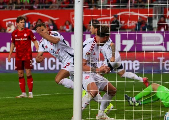 29 03 2025, xhettx, Soccer 2 Bundesliga, 1 FC Kaiserslautern Fortuna Duesseldorf v l Goal to 1 1 by Tim Oberdorf Fortuna Düsseldorf, 15 DFL DFB REGULATIONS PROHIBIT ANY USE OF PHOTOGRAPHS as IMAGE SEQUENCES and or QUASI VIDEO