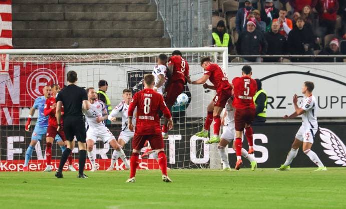 29 03 2025, xhettx, Fußball 2 Bundesliga, 1 FC Kaiserslautern Fortuna Duesseldorf v l Ragnar Ache 1 FC Kaiserslautern, 9 per Kopf zum 2 1 DFL DFB REGULATIONS PROHIBIT ANY USE OF PHOTOGRAPHS as IMAGE SEQUENCES and or QUASI VIDEO