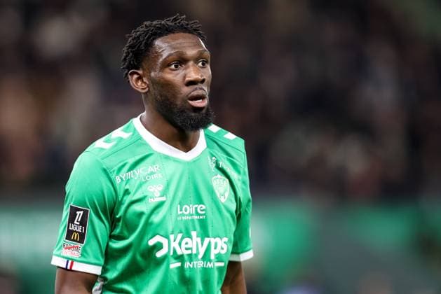 Saint-Etienne, France, March 29st 2025: Dylan Batubinsika (Saint-Etienne) during the match between Saint-Etienne and PSG for Ligue 1 at Geoffroy Guichard stadium, Saint-Etienne. (RogÃ rio Moroti SPP)  Copyright: xRogÃ rioxMorotix xSPPx spp-en-RoMoSp-688A5236