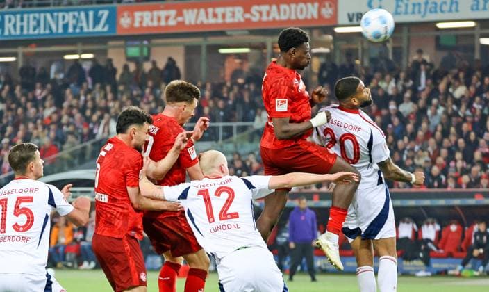 29 03 2025, xmohx, Fußball 2 Bundesliga, 1 FC Kaiserslautern Fortuna Duesseldorf v l Kaiserslautern scores the 2 1 DFL DFB REGULATIONS PROHIBIT ANY USE OF PHOTOGRAPHS as IMAGE SEQUENCES and or QUASI VIDEO Kaiserslautern