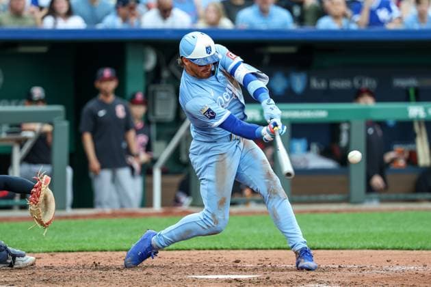 MLB, Baseball Herren, USA 2025: Guardians Vs Royals MAR 29 March 29, 2025: Kansas City Royals shortstop Bobby Witt Jr. (7) hits an RBI double scoring Kansas City Royals outfielder Dairon Blanco (44), not shown, during the seventh inning of an MLB baseball game against the Cleveland Guardians at Kauffman Stadium in Kansas City, MO. David Smith CSM (Credit Image: Â David Smith Cal Media) Kansas City Mo United States of America EDITORIAL USE ONLY Copyright: xx ZUMA-20250329_zma_c04_144.jpg DavidxSmithx csmphotothree370400