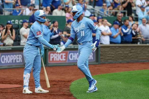 MLB, Baseball Herren, USA 2025: Guardians Vs Royals MAR 29 March 29, 2025: Kansas City Royals center fielder Kyle Isbel (28) and third baseman Maikel Garcia (11) react to Garcia s solo home run during the seventh inning of an MLB baseball game against the Cleveland Guardians at Kauffman Stadium in Kansas City, MO. David Smith CSM (Credit Image: Â David Smith Cal Media) Kansas City Mo United States of America EDITORIAL USE ONLY Copyright: xx ZUMA-20250329_zma_c04_142.jpg DavidxSmithx csmphotothree370402