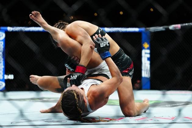 UFC Fight Night - Moreno vs Erceg MEXICO CITY, MEXICO - MARCH 29: Loopy Godinez and Julia Polastri meet in the octagon for a 3-round bout at UFC Fight Night - Moreno vs Erceg at Arena CDMX on March 29, 2025 in Mexico City, Mexico (Photo by Louis Grasse PxImages) Mexico City, Mexico Arena CDMX LAS VEGAS, NV United States Copyright: xLouisxGrassex